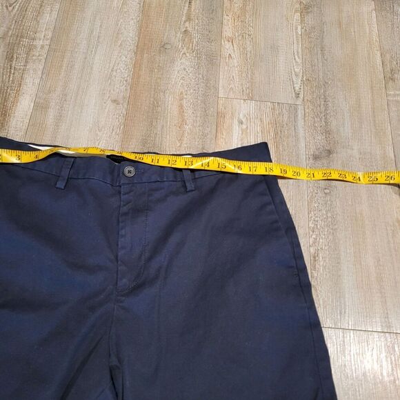 Banana Republic Aiden Short Classic Fit 9" Inseam Chino Shorts Men's Size 36 - Picture 4 of 8